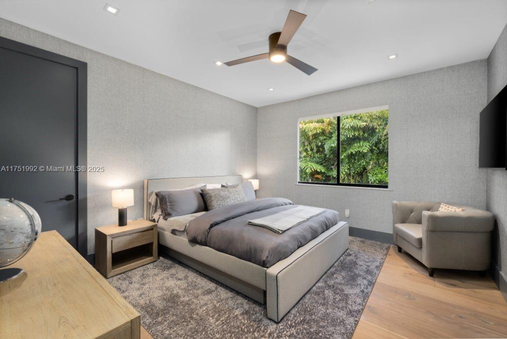 SUNSET ISLANDS-ISLAND NO - Residential