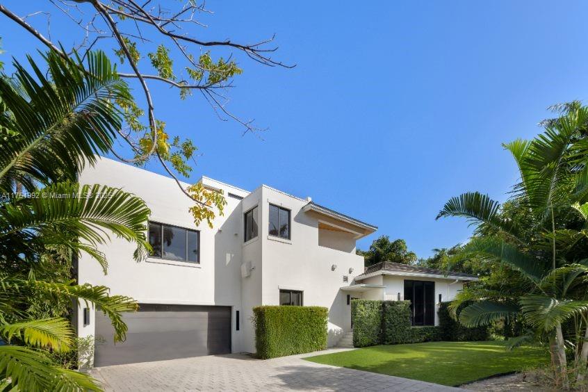 SUNSET ISLANDS-ISLAND NO - Residential