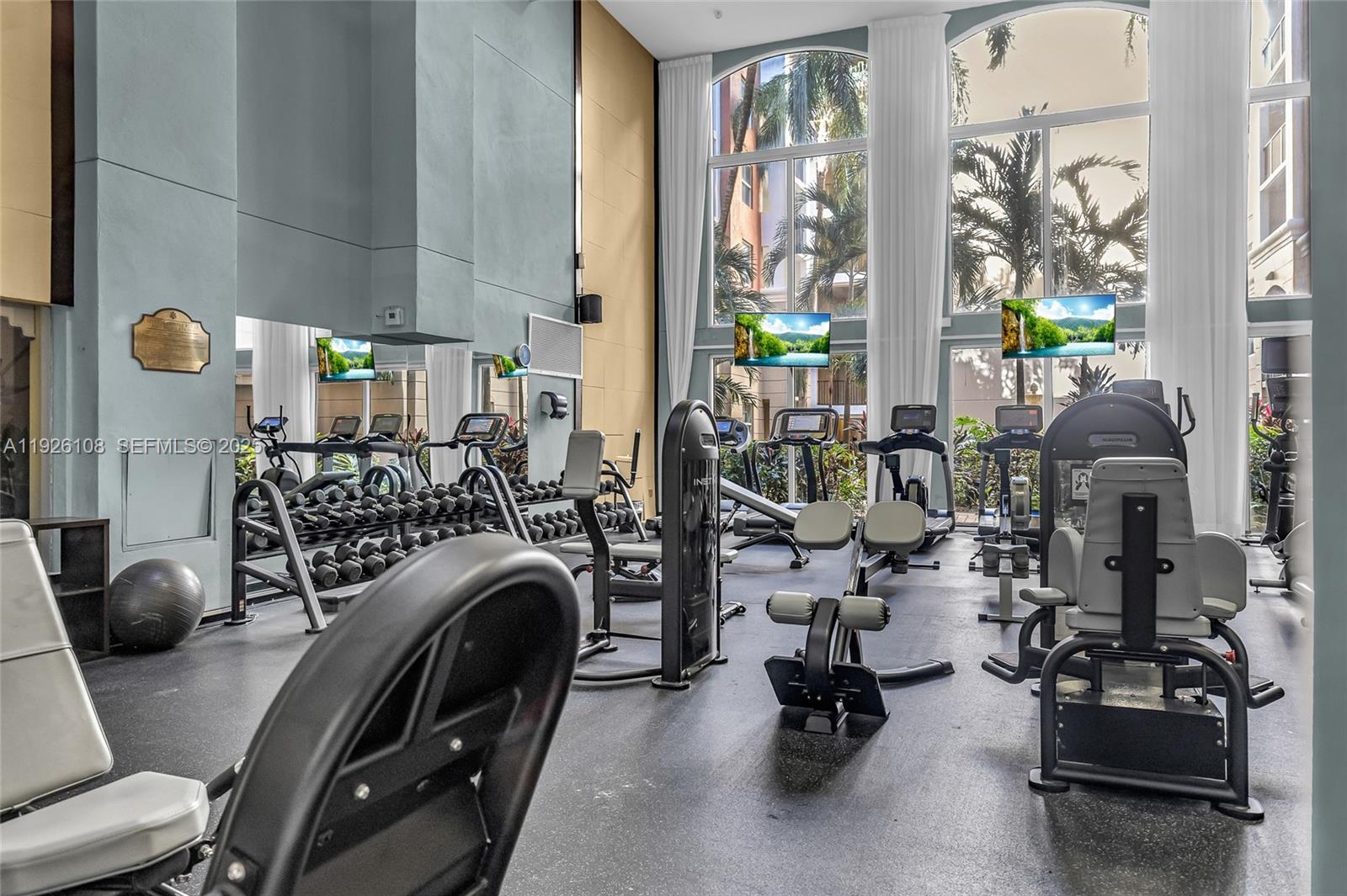 PORTO BELLAGIO CONDO - Residential