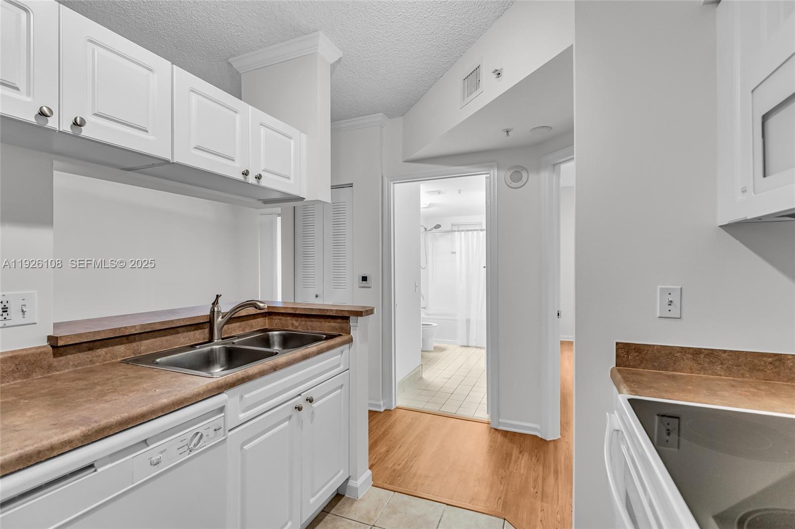 PORTO BELLAGIO CONDO - Residential