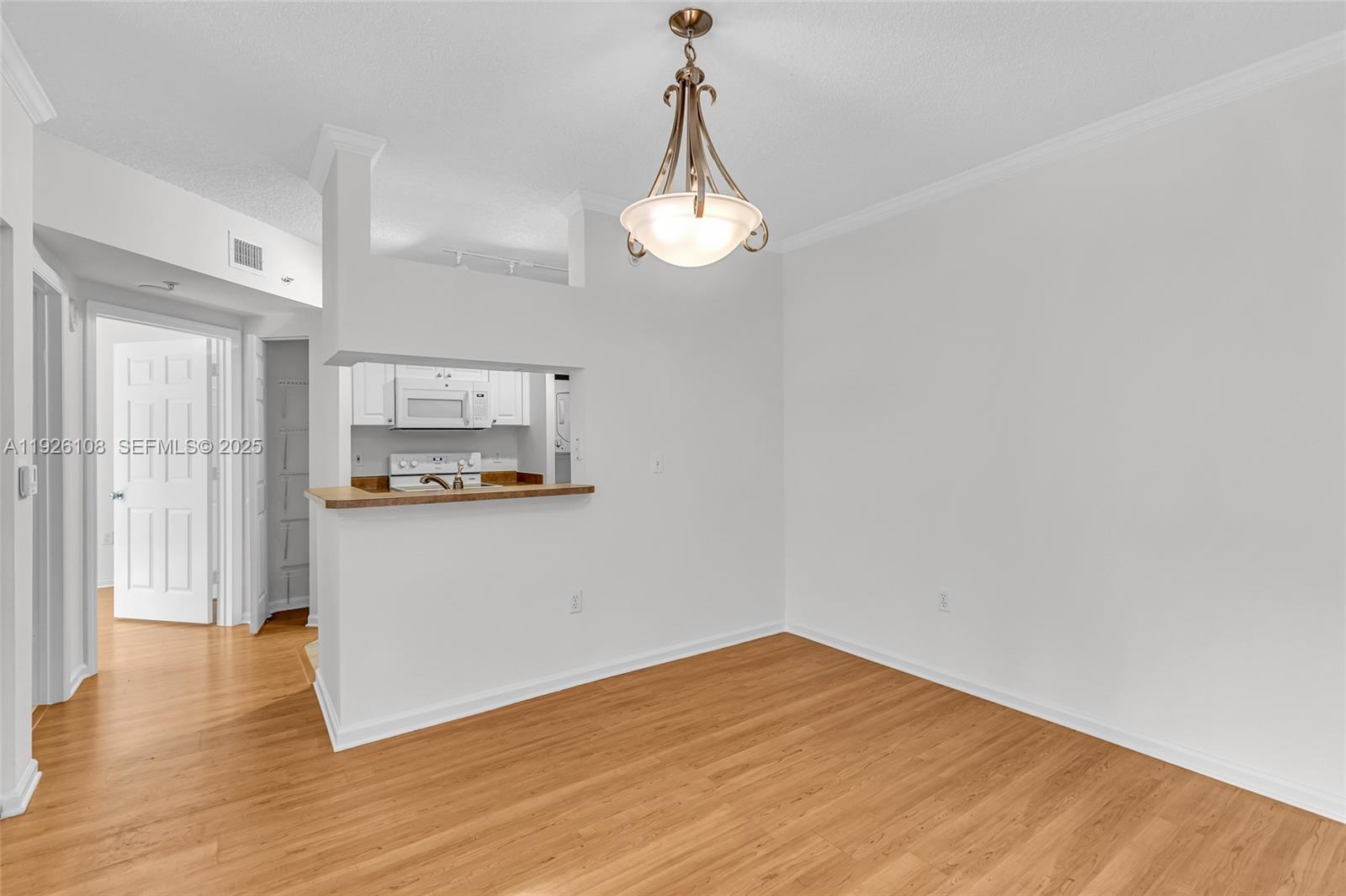 PORTO BELLAGIO CONDO - Residential