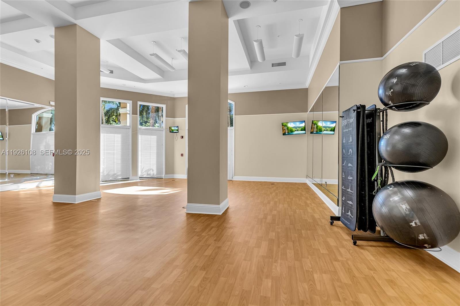 PORTO BELLAGIO CONDO - Residential