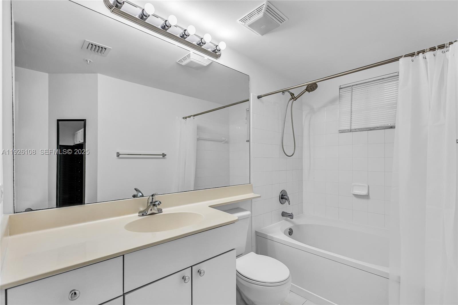 PORTO BELLAGIO CONDO - Residential