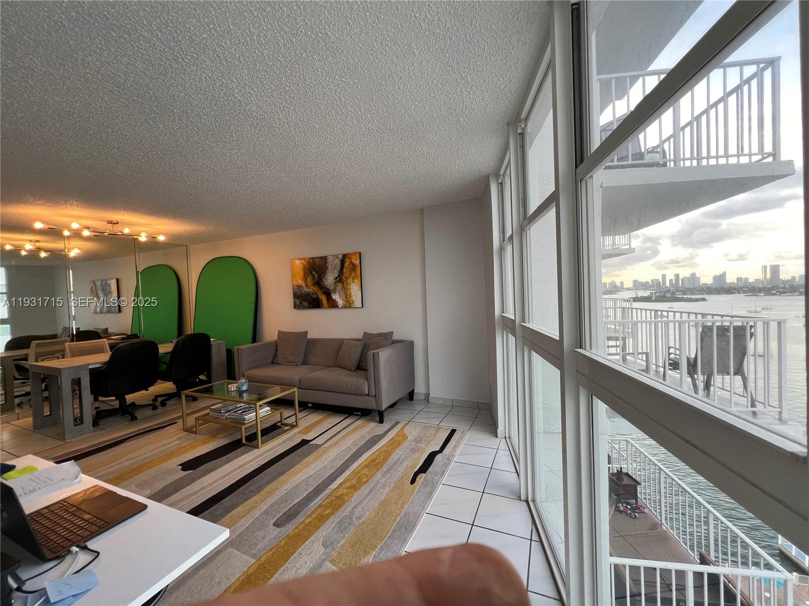 BAYVIEW TERR CONDO - Residential Lease