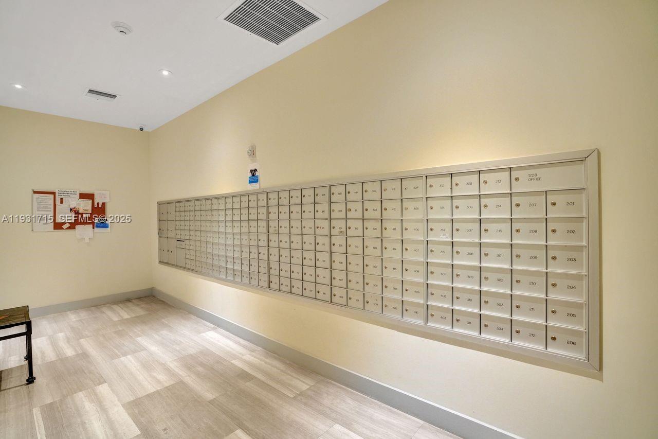 BAYVIEW TERR CONDO - Residential Lease