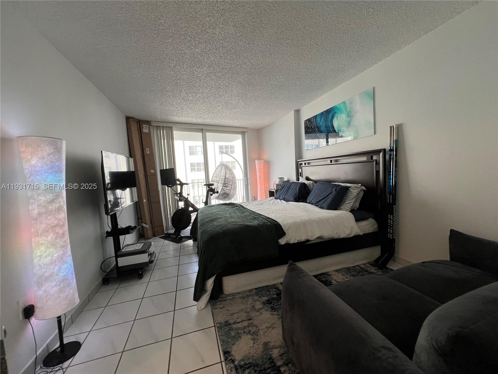 BAYVIEW TERR CONDO - Residential Lease