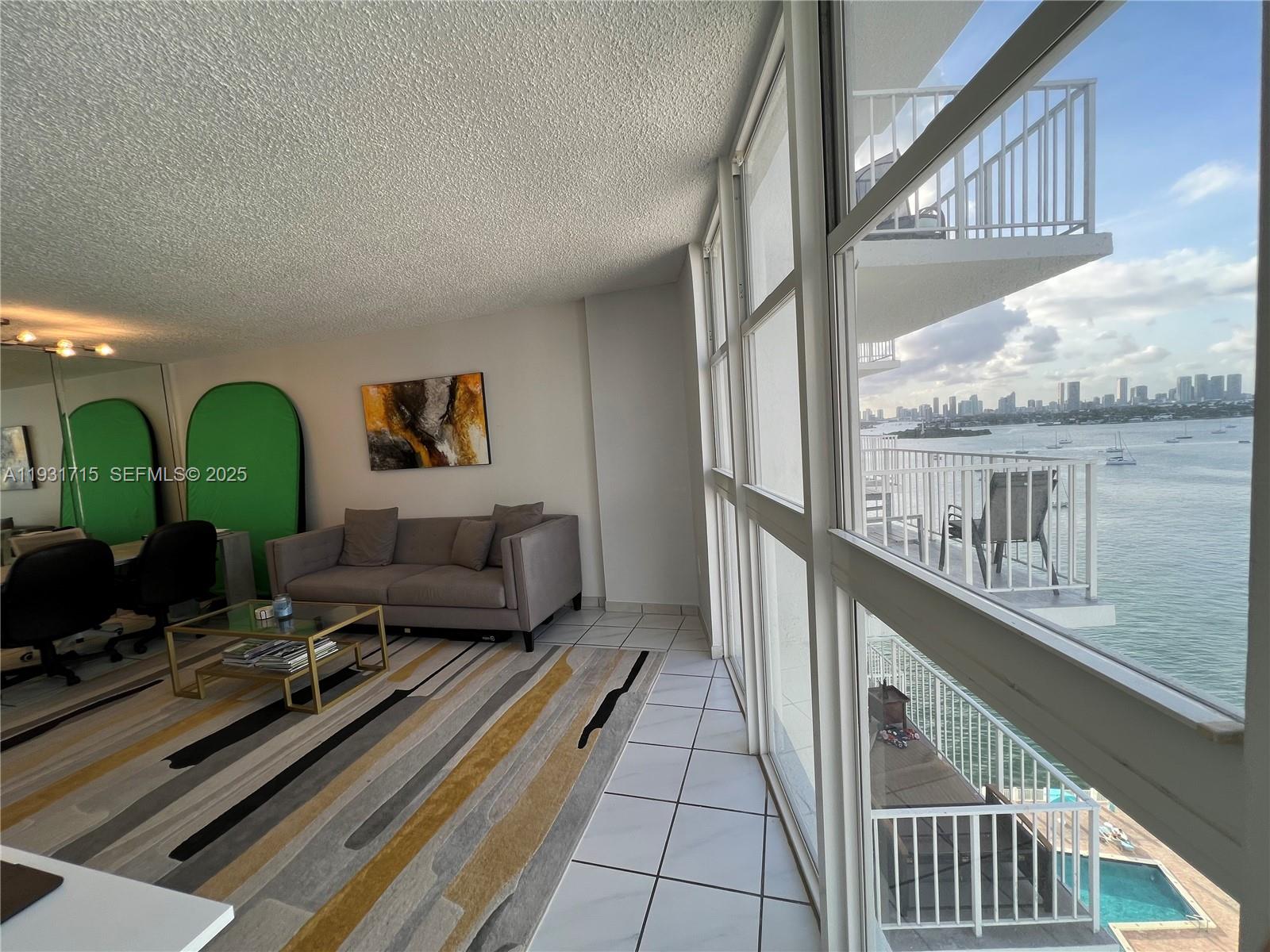 BAYVIEW TERR CONDO - Residential Lease