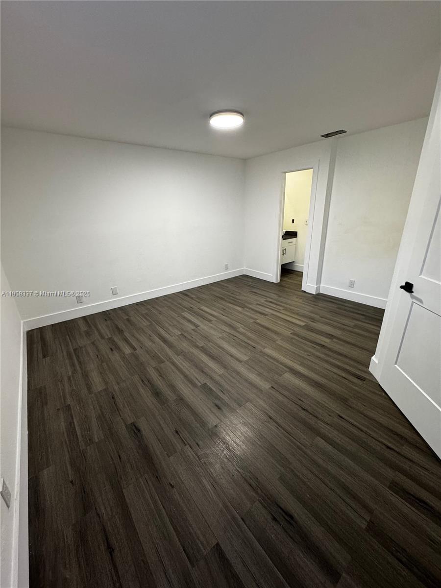 CIRCLE VILLAS (THE) CONDO - Residential