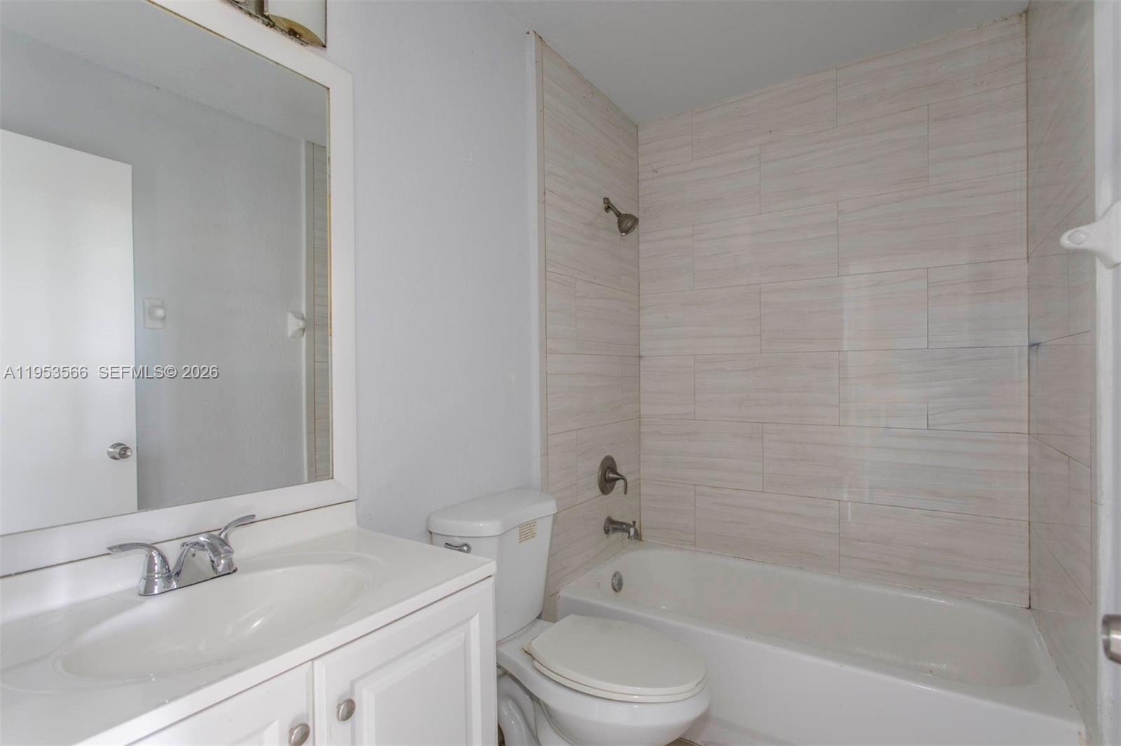 VENETIA GROVES - Residential