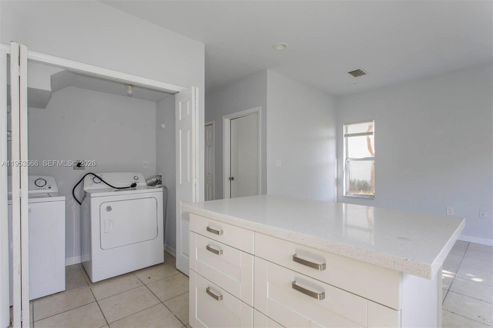 VENETIA GROVES - Residential