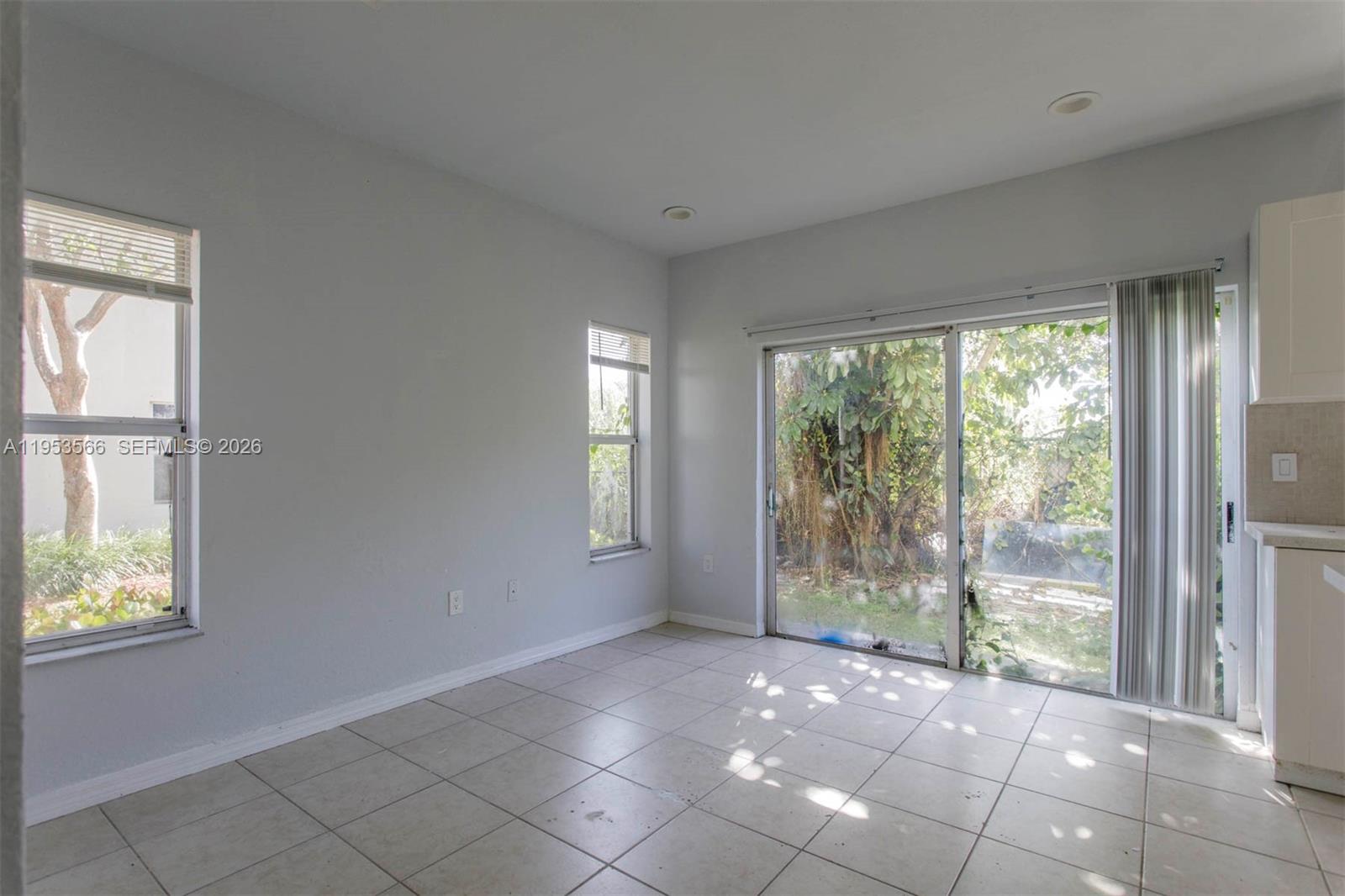 VENETIA GROVES - Residential