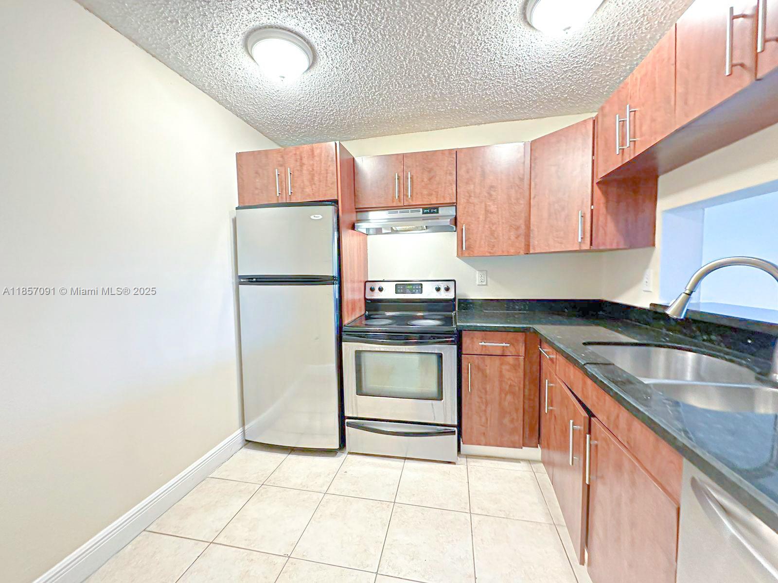 Location, location, location!
For Investment or for living!
Spacious 2 bed, 2 bath unit in gated community. Located on the first floor. Tile floors, stainless steel appliances, granite counter tops, upgraded bathrooms. Great location, enjoy many amenities, laundry facilities on every floor, management on-site, pool, tennis court, fitness room, 24/7 security guard at gate. Pets up to 40 lbs allowed. 1 assigned parking space, additional parking can be rented + guest parking.
*Unit is rented $1700 monthly until March 2026 with 7% of Rentability*
CARPET IN THE BEDROOMS AND PART OF THE LIVING ROOM AND TILE IN THE BATHROOM AND THROUGHOUT THE REST OF THE HOUSE.