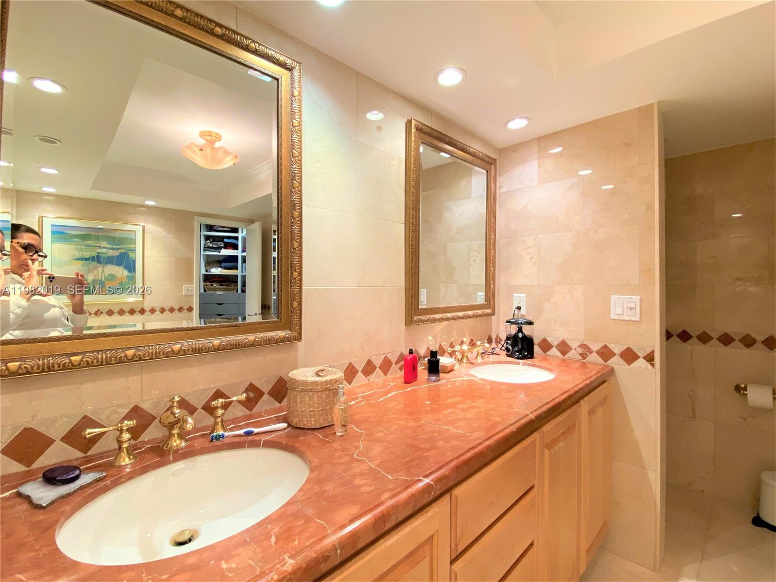 TOWERS OF KEY BISCAYNE CO - Residential Lease