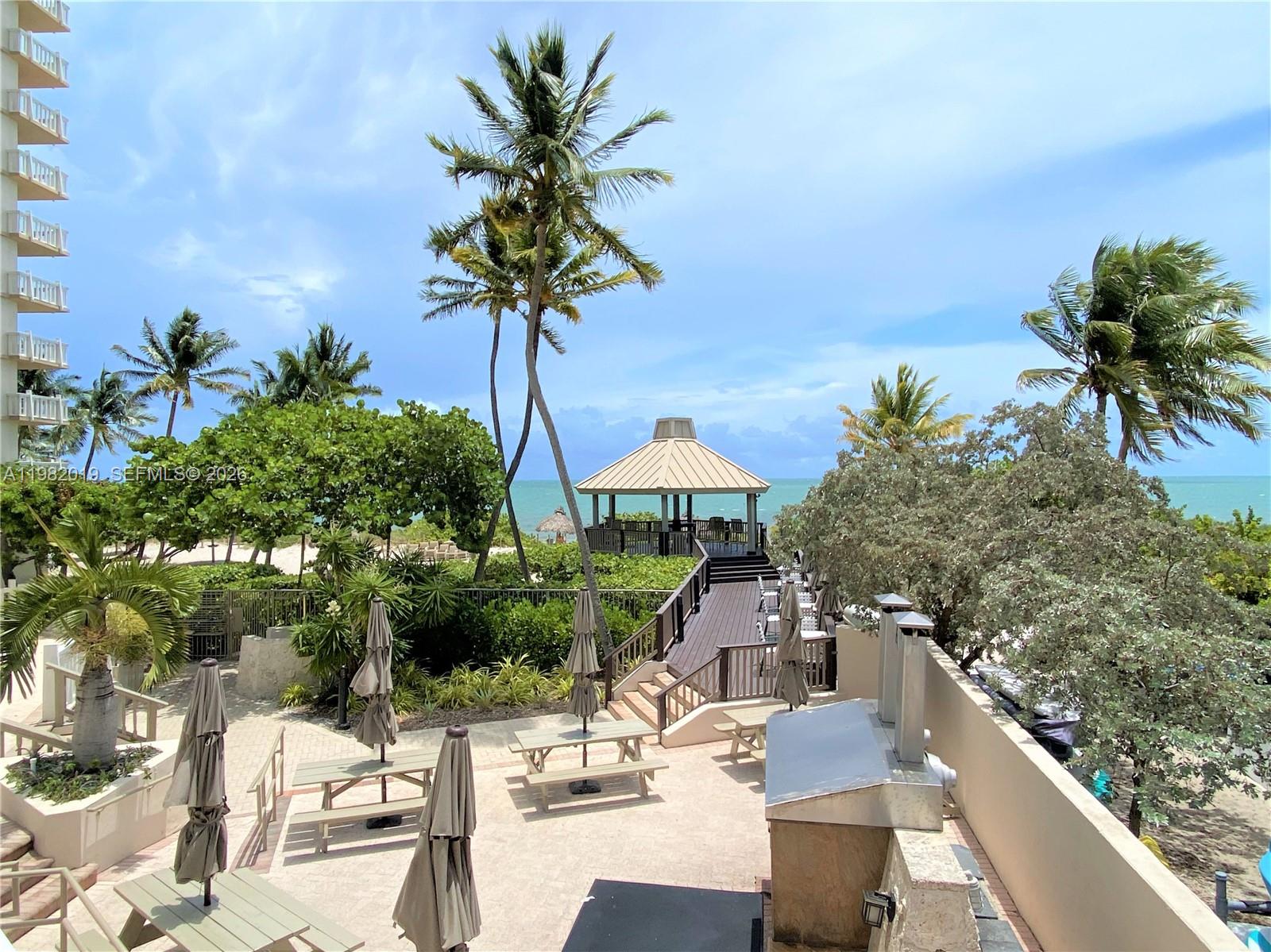 TOWERS OF KEY BISCAYNE CO - Residential Lease