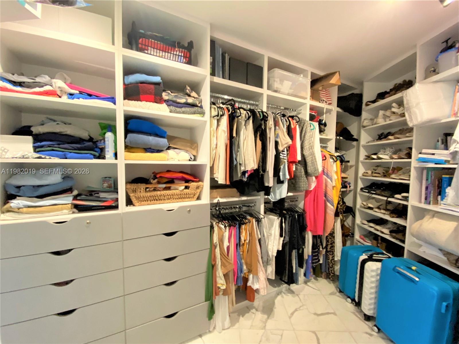 TOWERS OF KEY BISCAYNE CO - Residential Lease