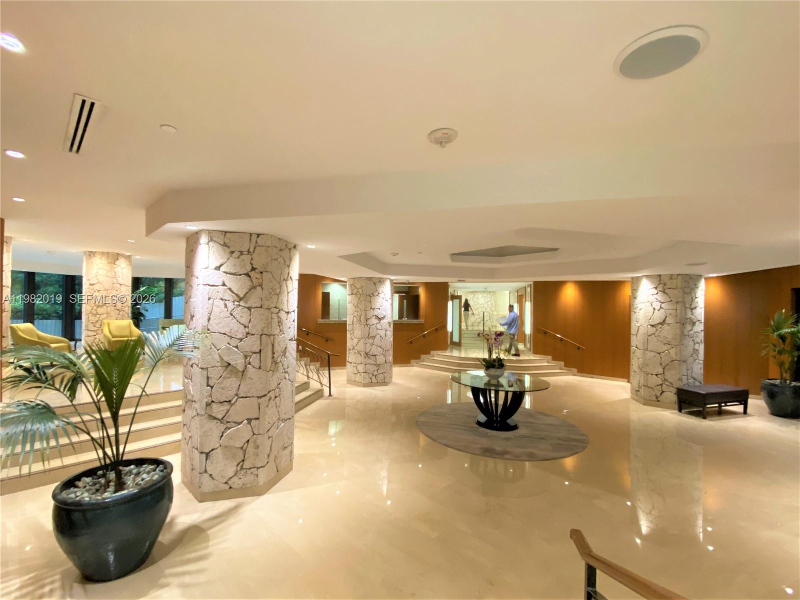 TOWERS OF KEY BISCAYNE CO - Residential Lease