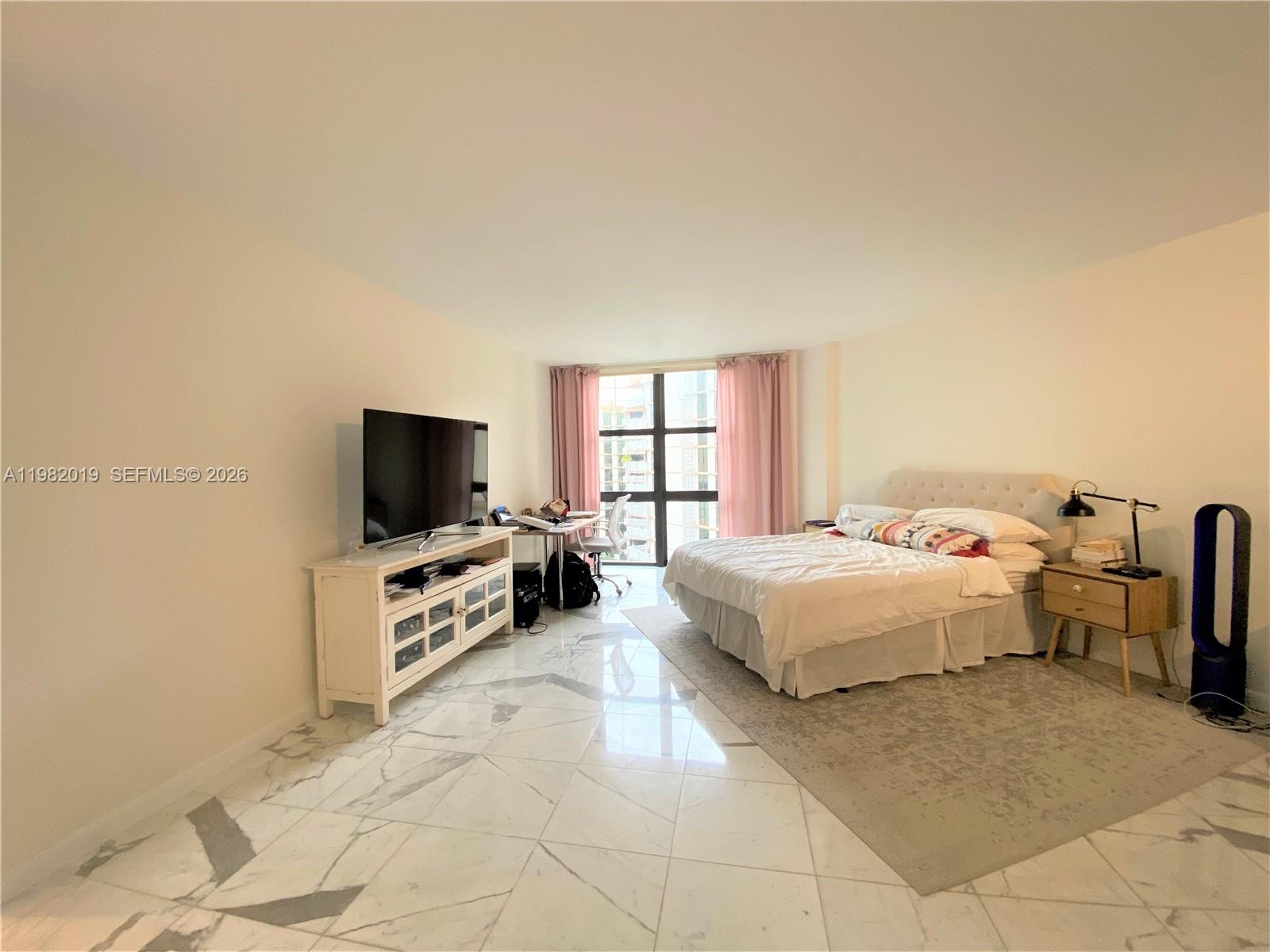 TOWERS OF KEY BISCAYNE CO - Residential Lease