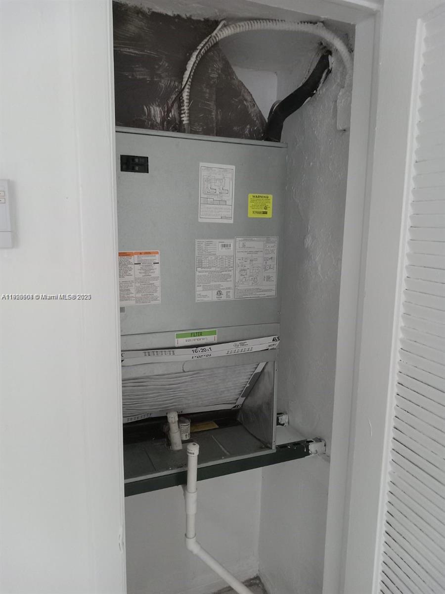 THE KENSINGTON CONDO - Residential Lease