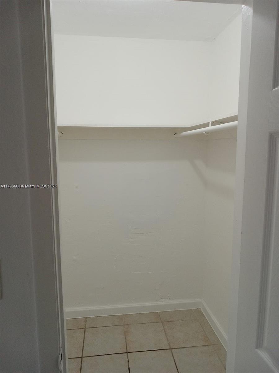 THE KENSINGTON CONDO - Residential Lease