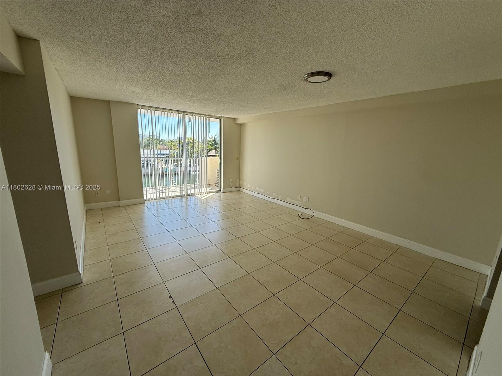 2000 NE 135th St 309