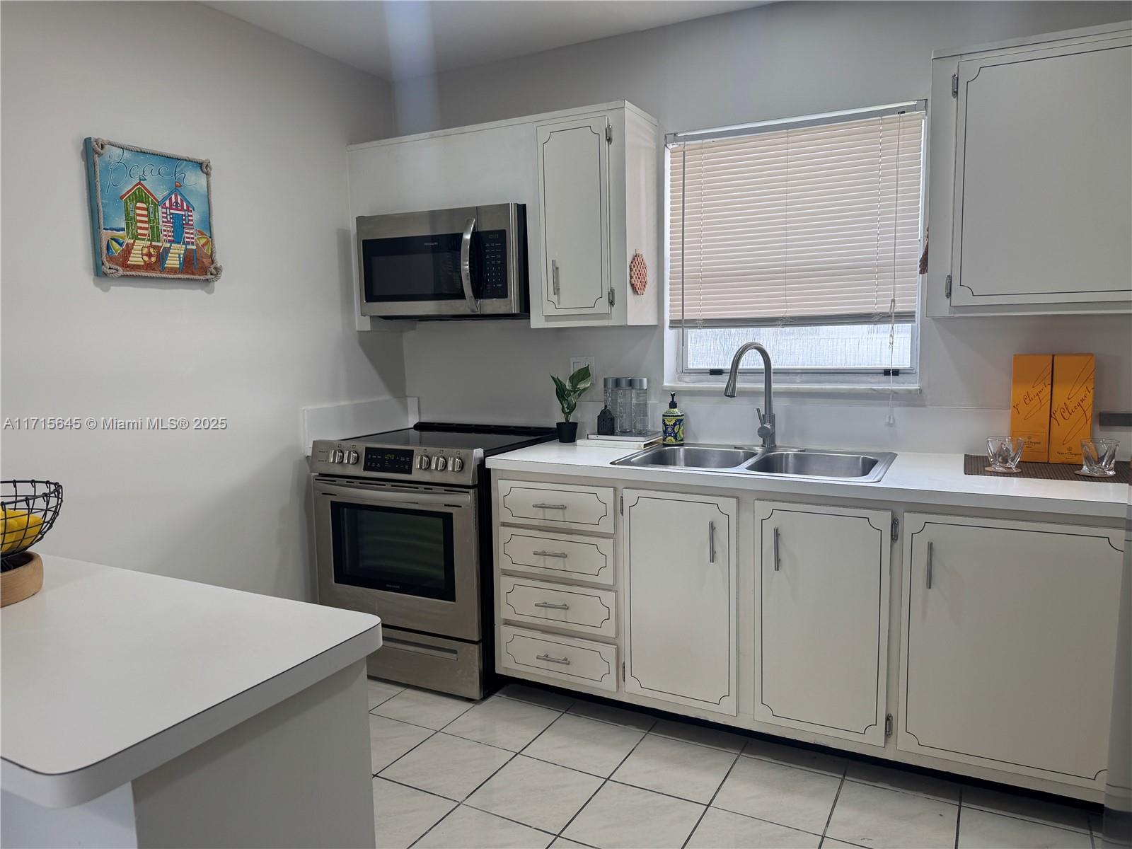 Property for Sale at 201 178th Dr 337, Sunny Isles Beach, Miami-Dade County, Florida - Bedrooms: 1 
Bathrooms: 1  - $298,000