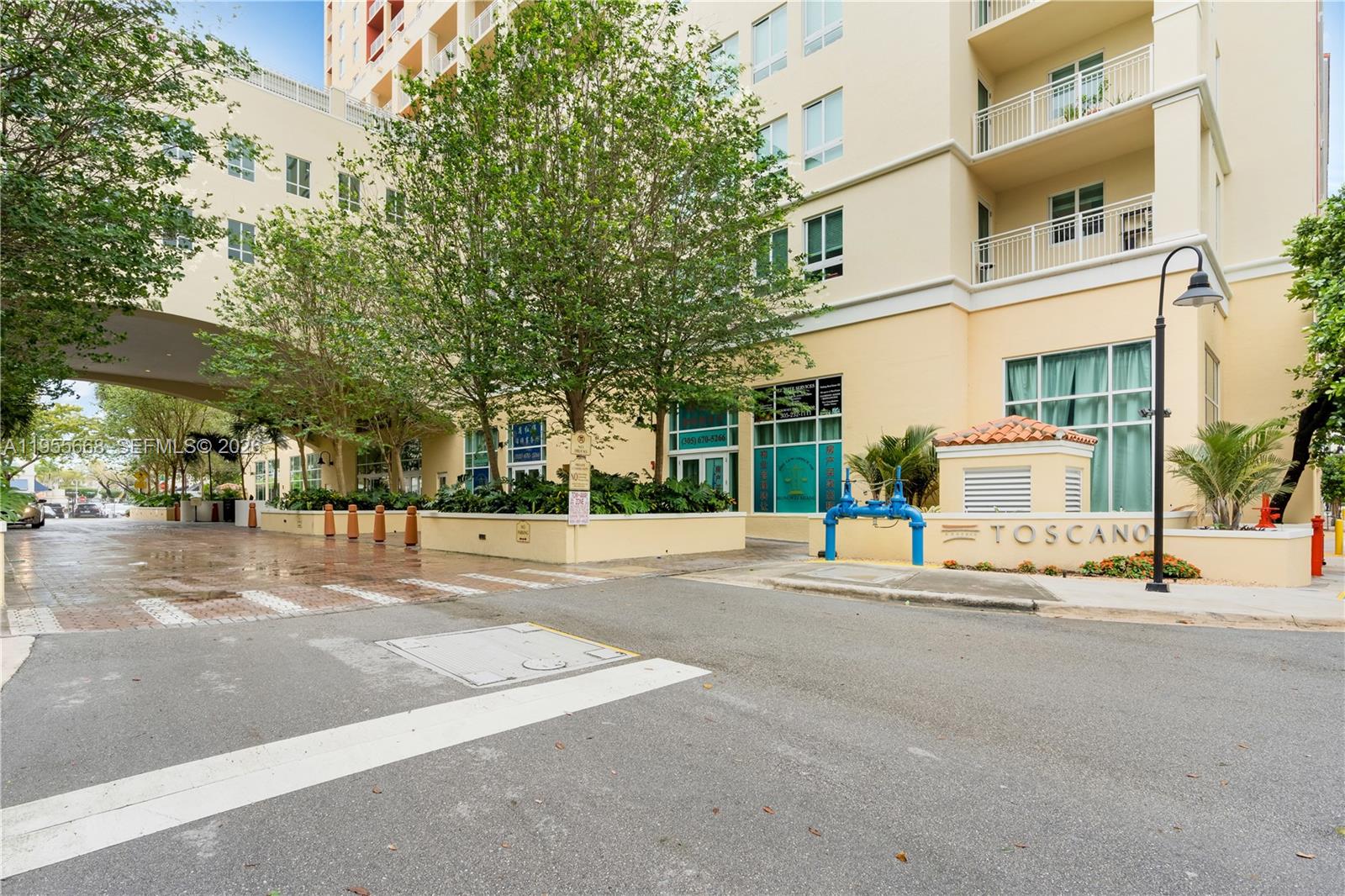 TOSCANO CONDO - Residential