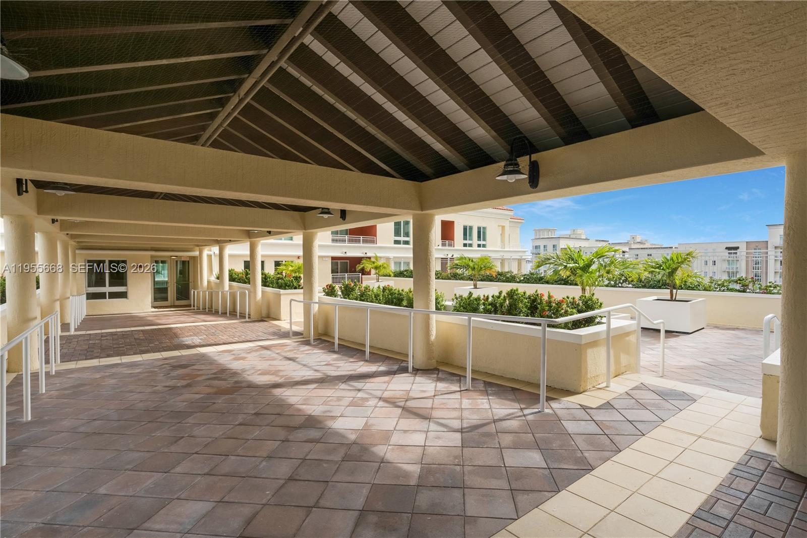 TOSCANO CONDO - Residential