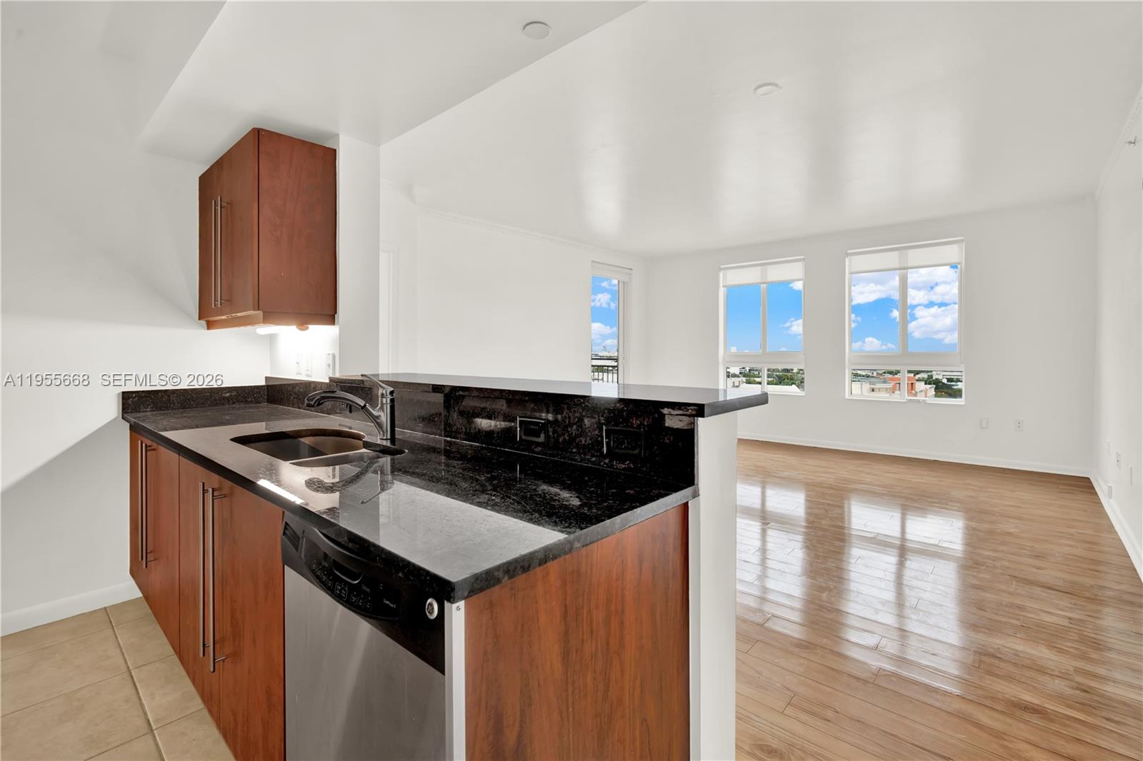 TOSCANO CONDO - Residential