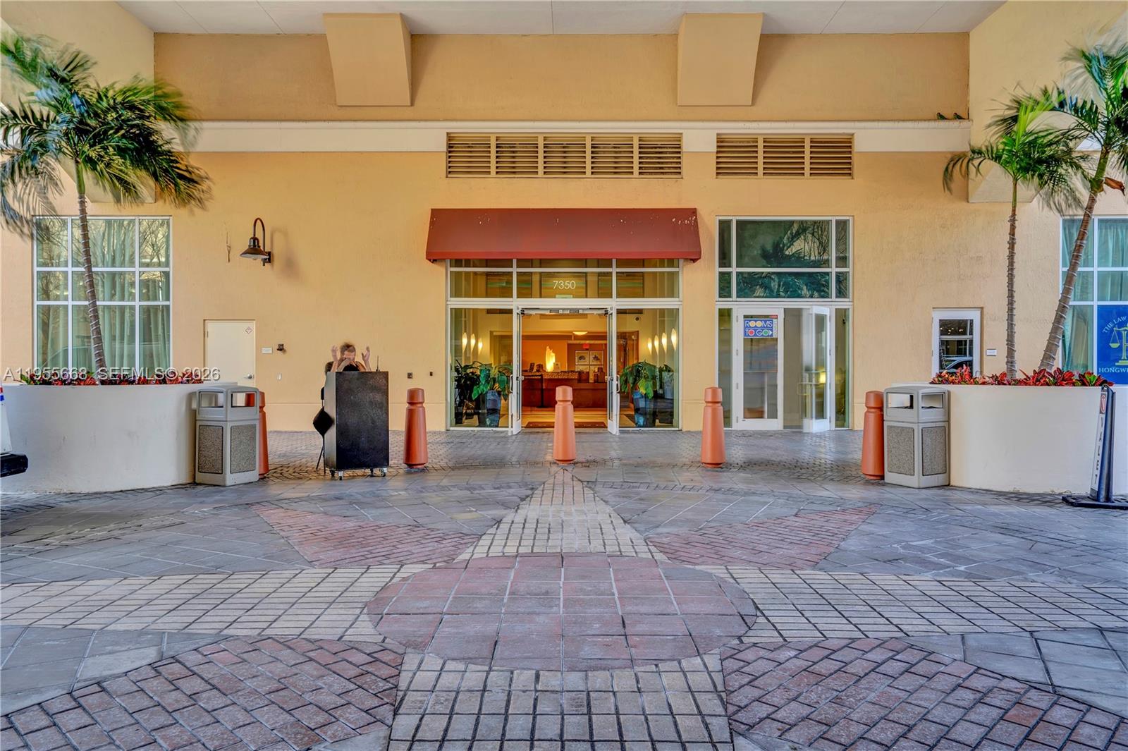 TOSCANO CONDO - Residential