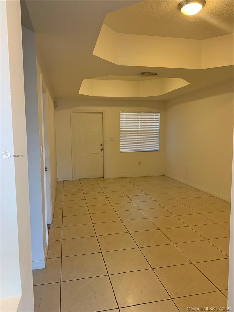 EGRET LAKES ESTATES SEC 2 - Residential Lease