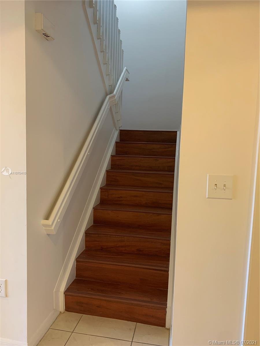 EGRET LAKES ESTATES SEC 2 - Residential Lease