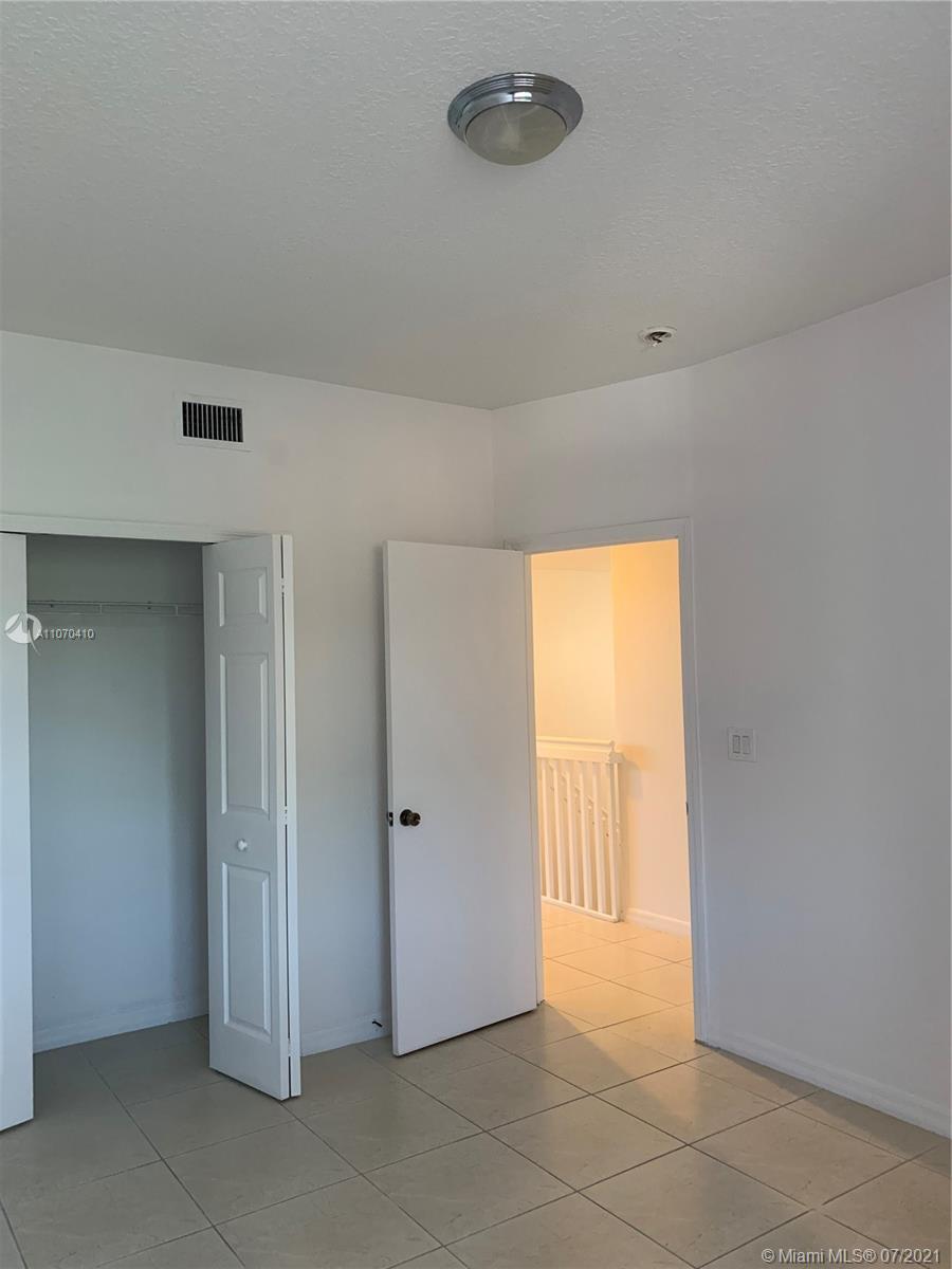 EGRET LAKES ESTATES SEC 2 - Residential Lease