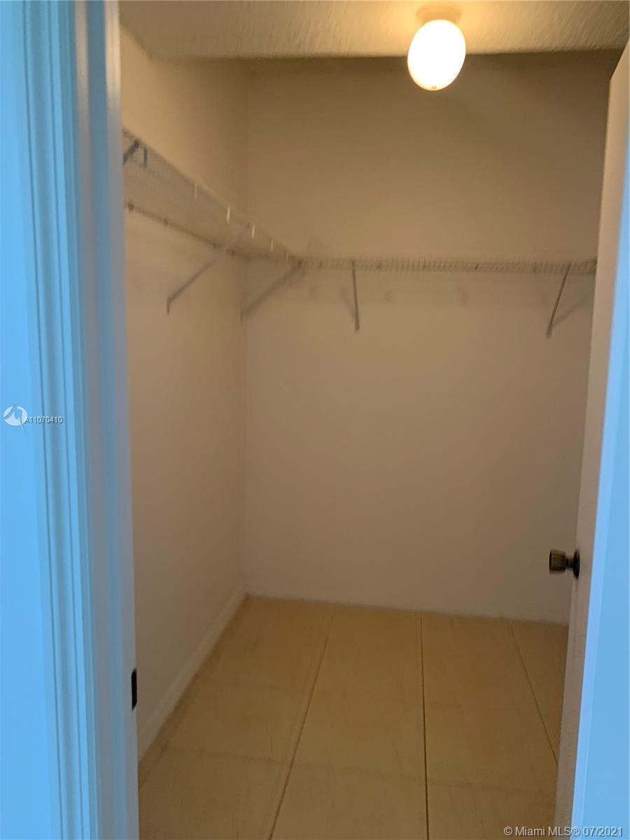 EGRET LAKES ESTATES SEC 2 - Residential Lease