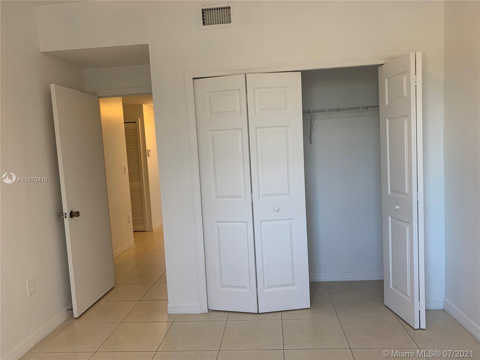 EGRET LAKES ESTATES SEC 2 - Residential Lease