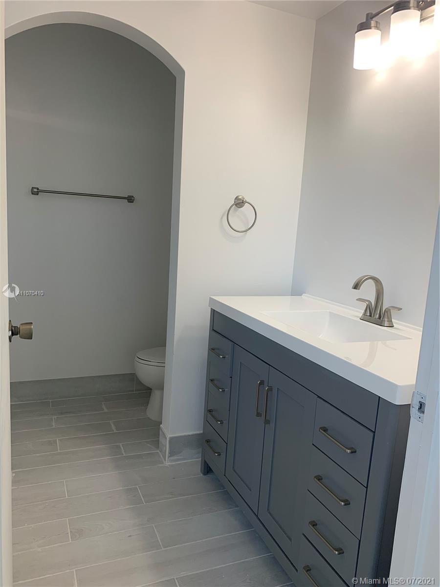 EGRET LAKES ESTATES SEC 2 - Residential Lease