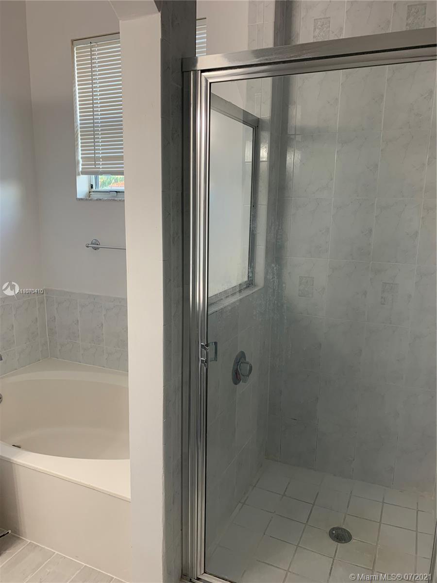 EGRET LAKES ESTATES SEC 2 - Residential Lease