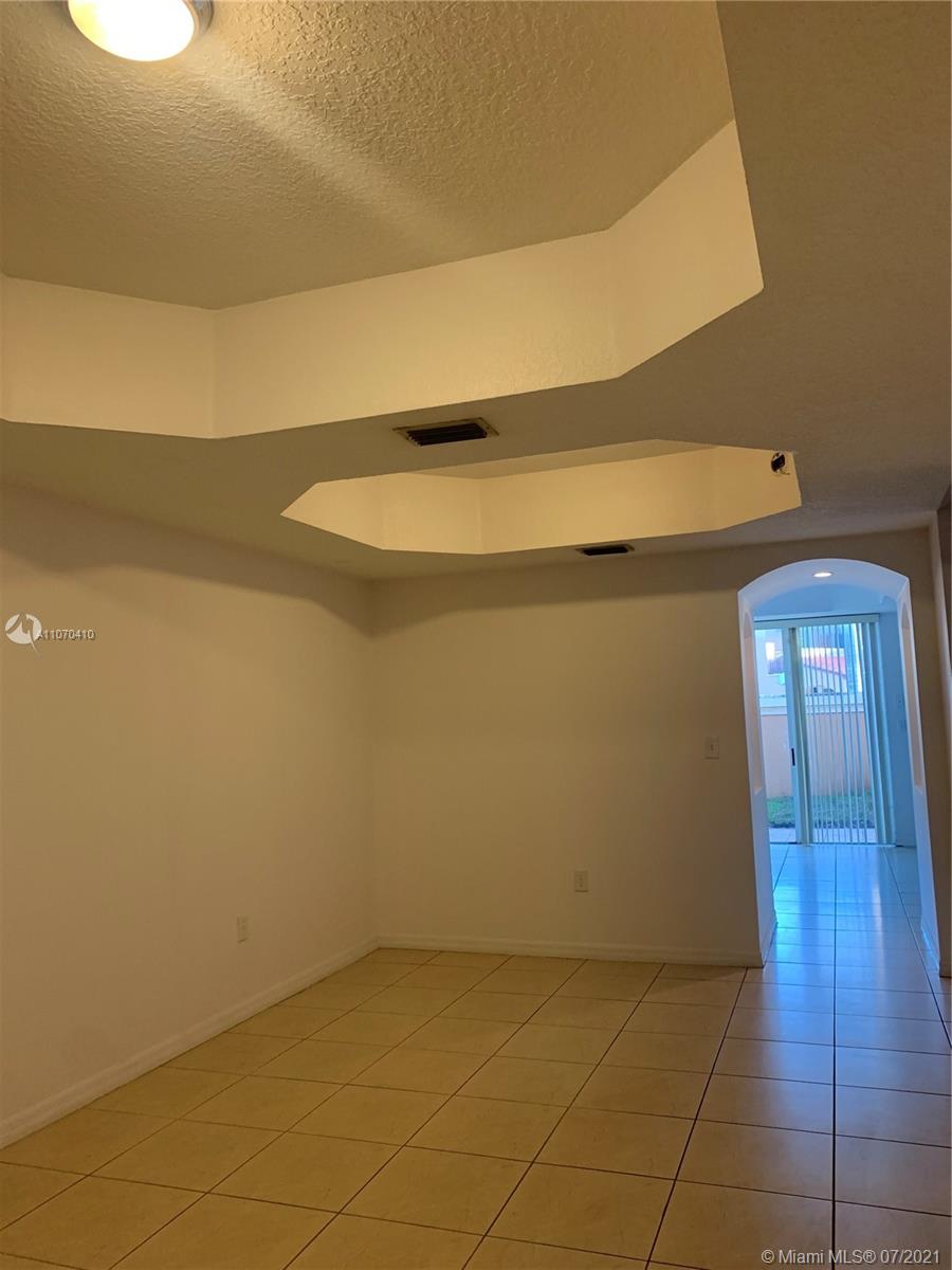 EGRET LAKES ESTATES SEC 2 - Residential Lease