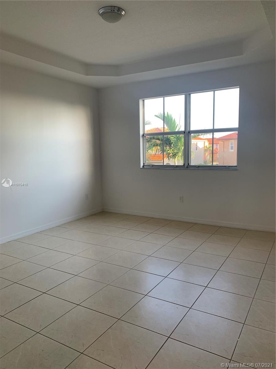 EGRET LAKES ESTATES SEC 2 - Residential Lease