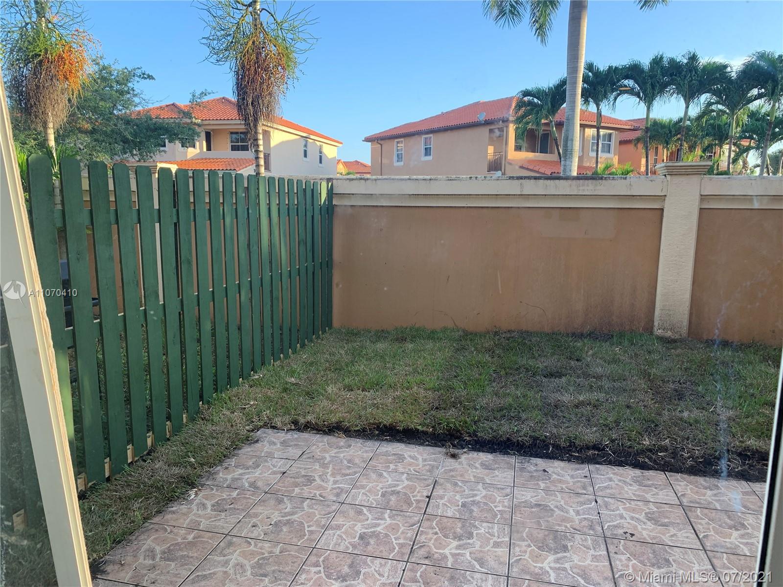 EGRET LAKES ESTATES SEC 2 - Residential Lease