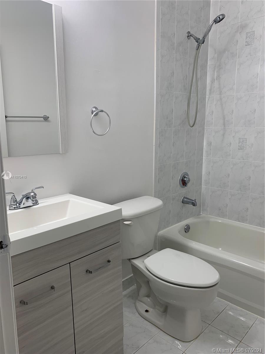 EGRET LAKES ESTATES SEC 2 - Residential Lease