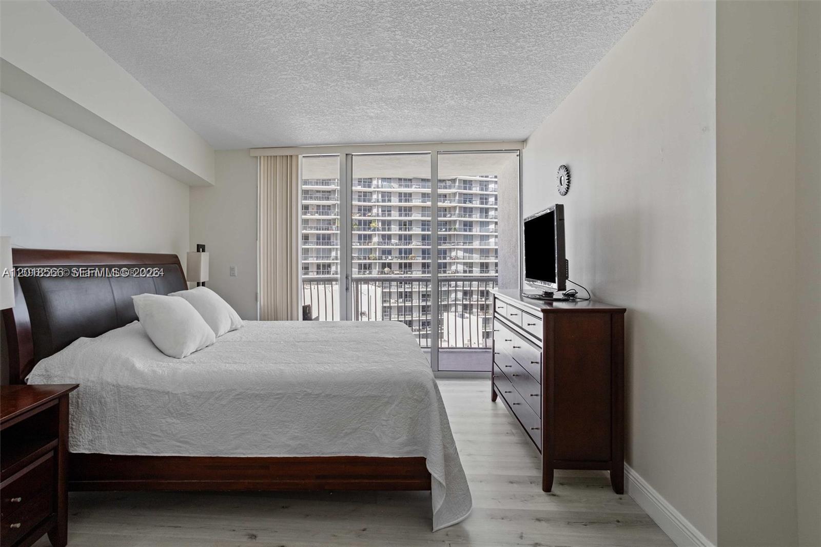 1750 N Bayshore Dr 3605