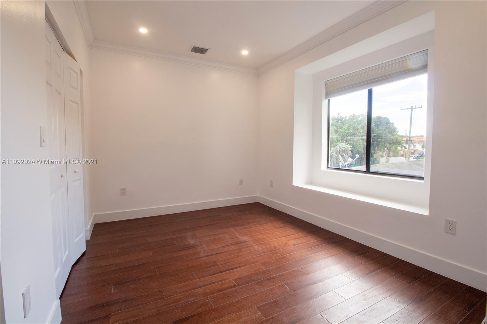 3010 ELIZABETH CONDO - Residential
