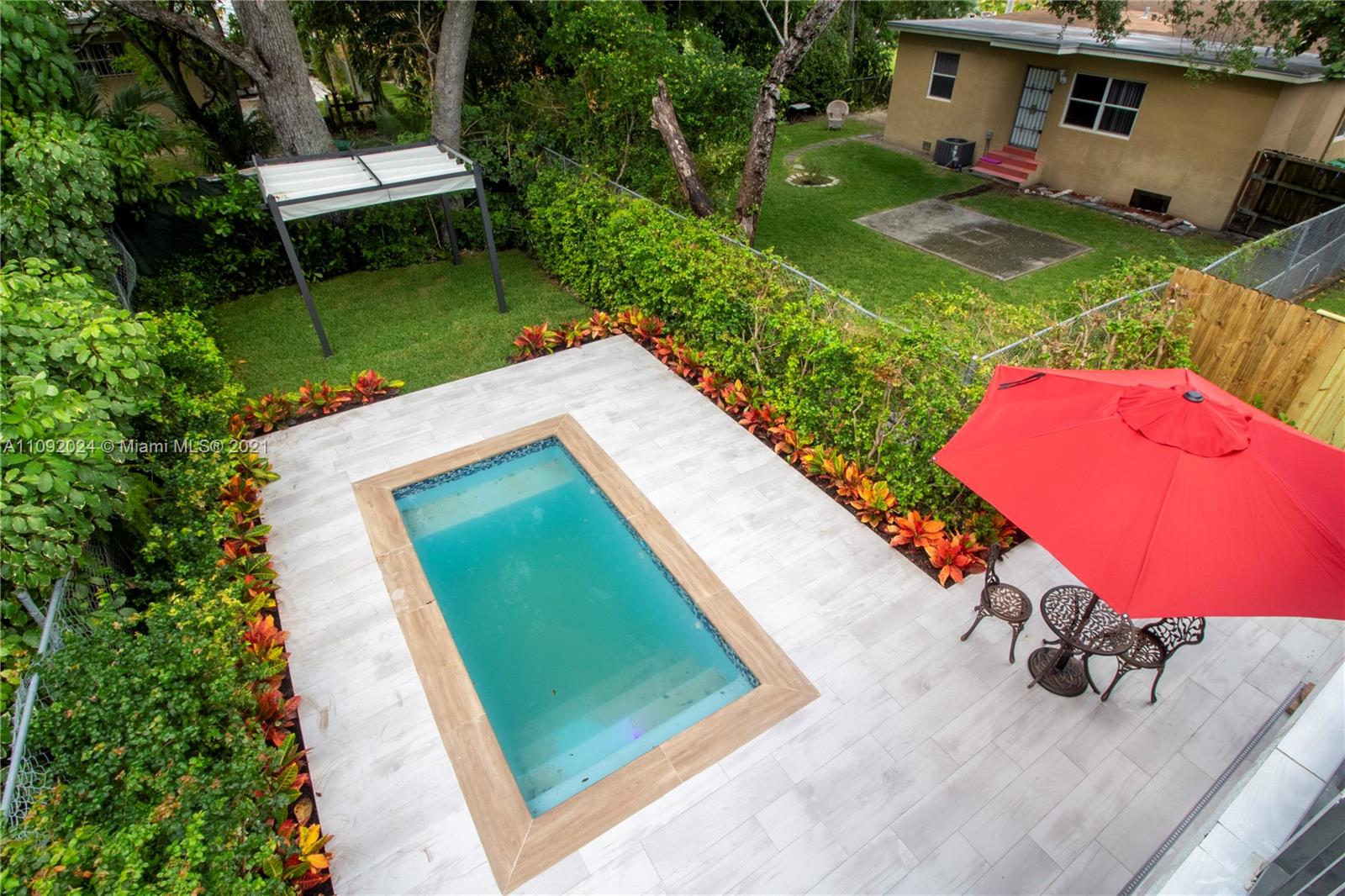 3010 ELIZABETH CONDO - Residential