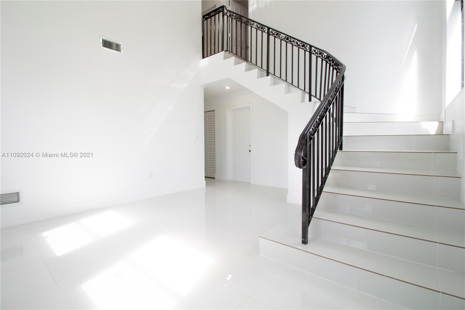 3010 ELIZABETH CONDO - Residential