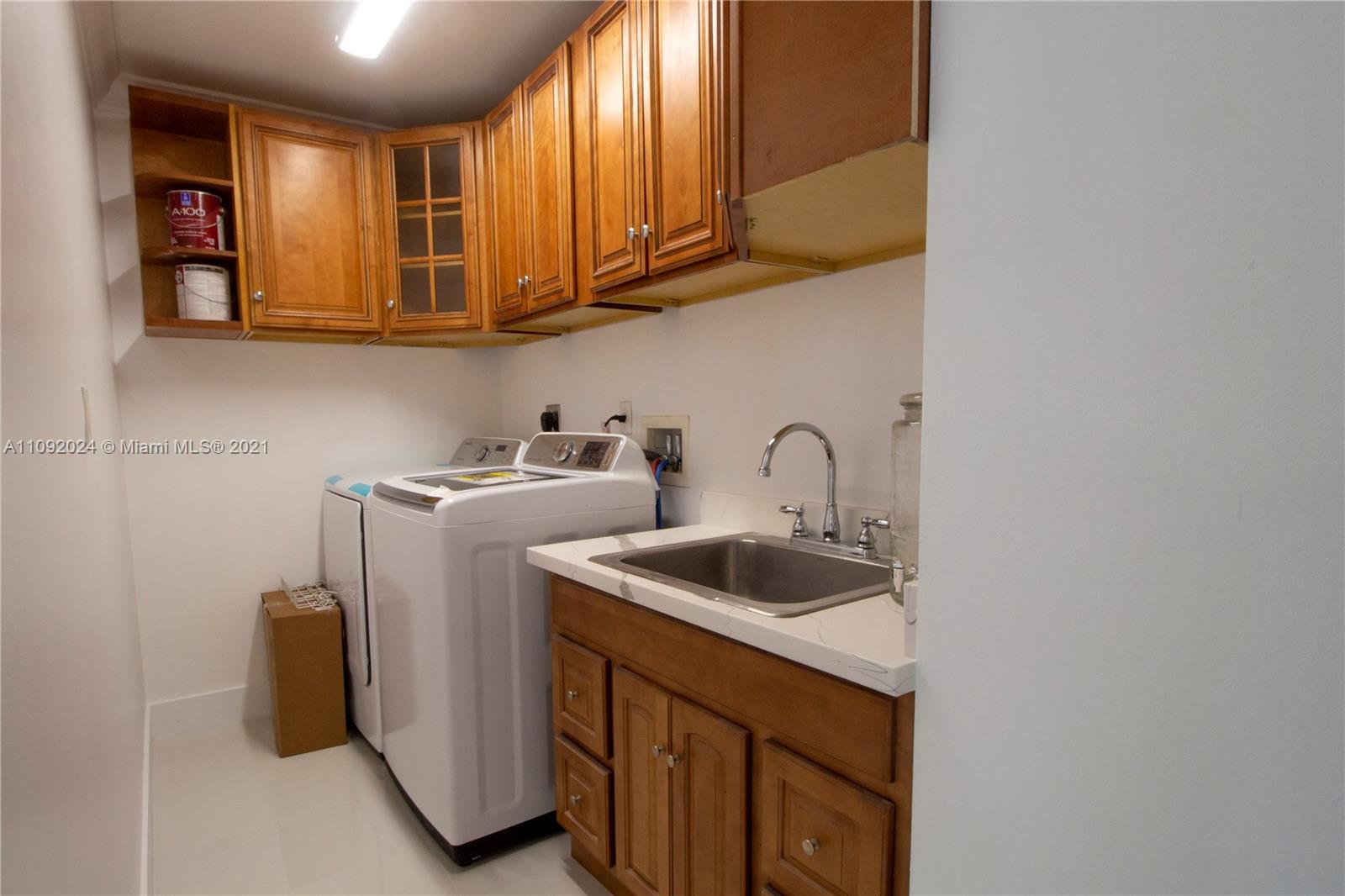 3010 ELIZABETH CONDO - Residential