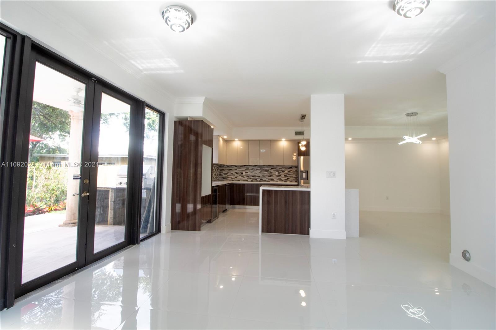 3010 ELIZABETH CONDO - Residential