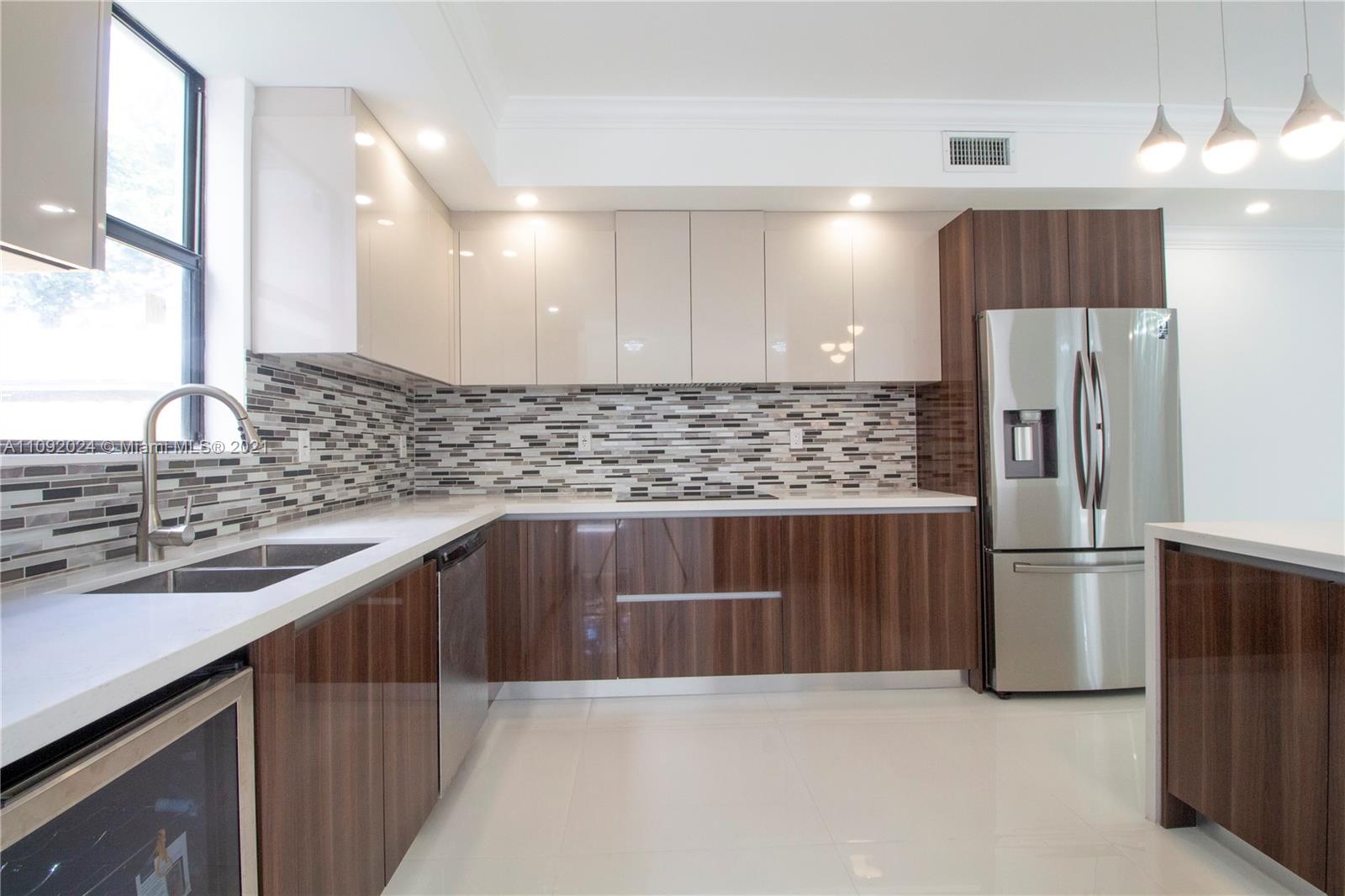 3010 ELIZABETH CONDO - Residential