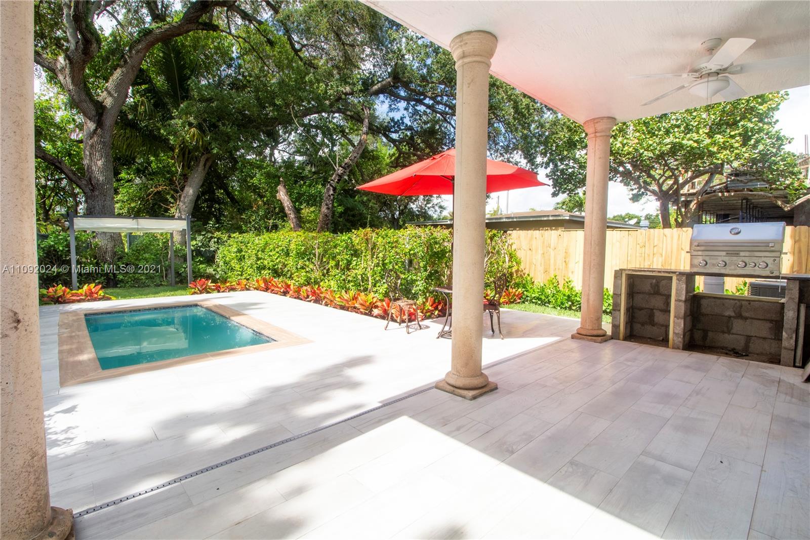 3010 ELIZABETH CONDO - Residential