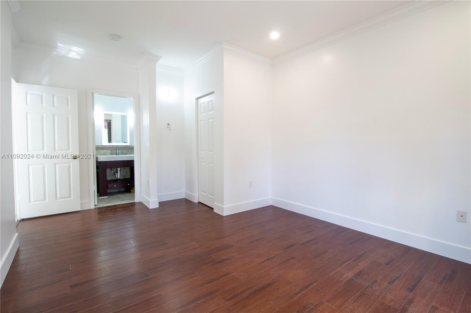 3010 ELIZABETH CONDO - Residential