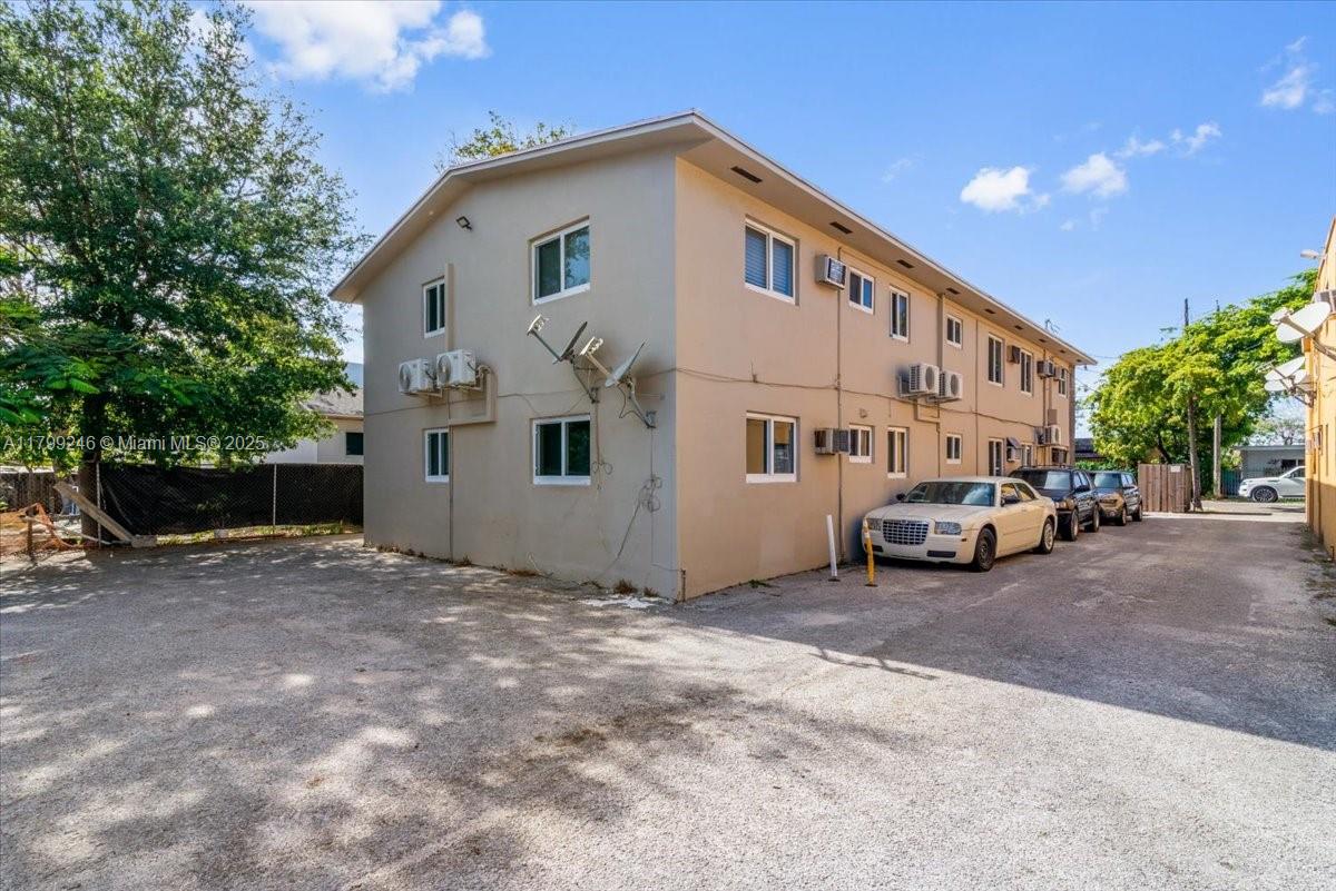 1844 NW 19th St